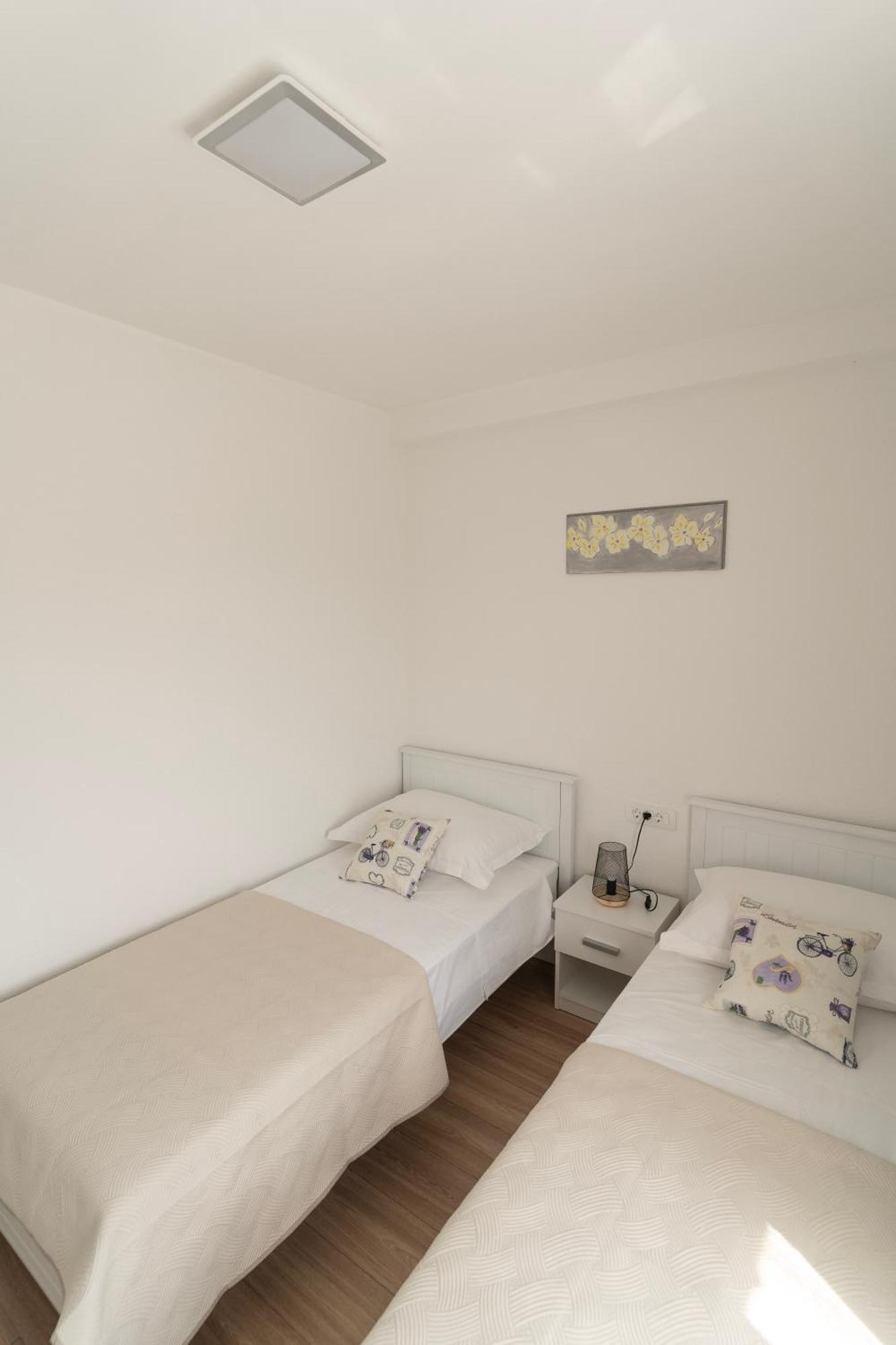 Pave&Ema Apartman Konjevrate Kültér fotó