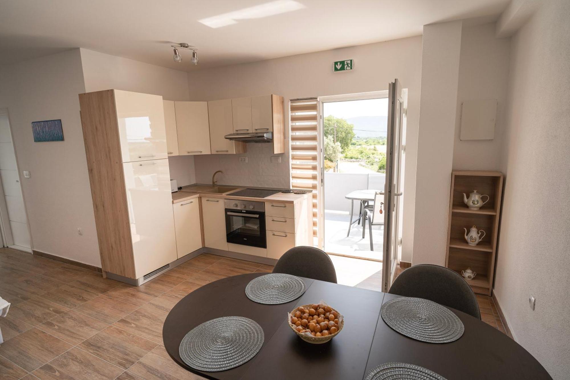 Pave&Ema Apartman Konjevrate Kültér fotó